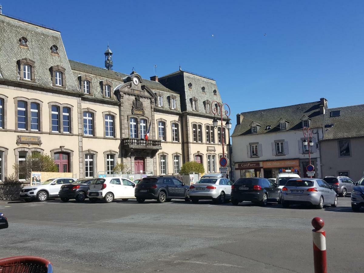 Bed and Breakfast Relais Des Castors Murat  Exterior foto